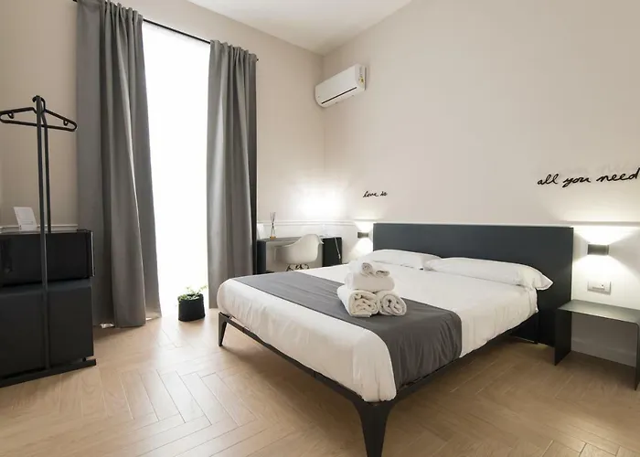 Five Boutique RoomsHotel Napoli